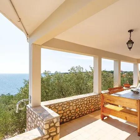 Beautiful Home In Stratincica With Kitchen *