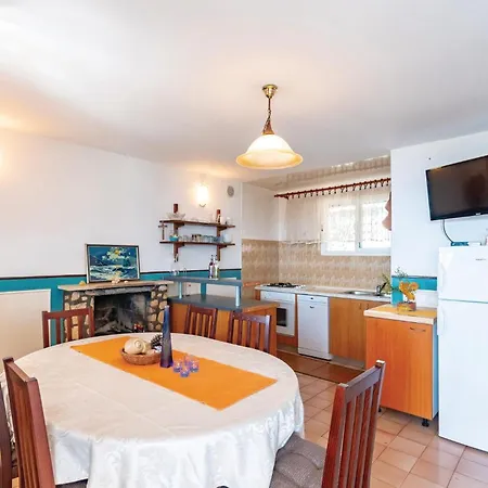 Holiday home Beautiful Home In Stratincica With Kitchen *